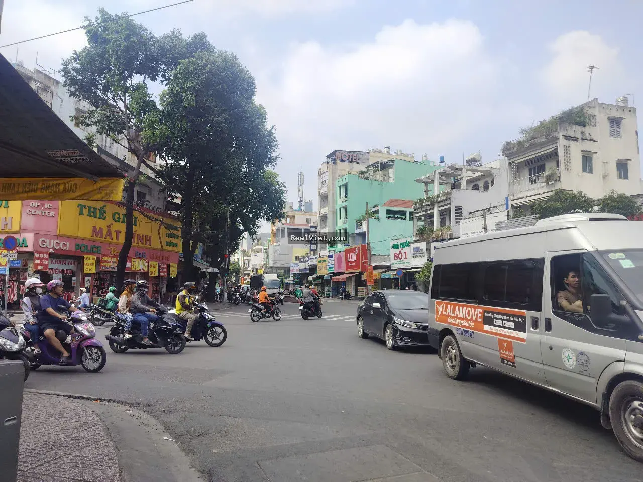 Bán Nhà Phố Nội Thất Nội Thất Đầy Đủ, TP. Hồ Chí Minh, 120M²