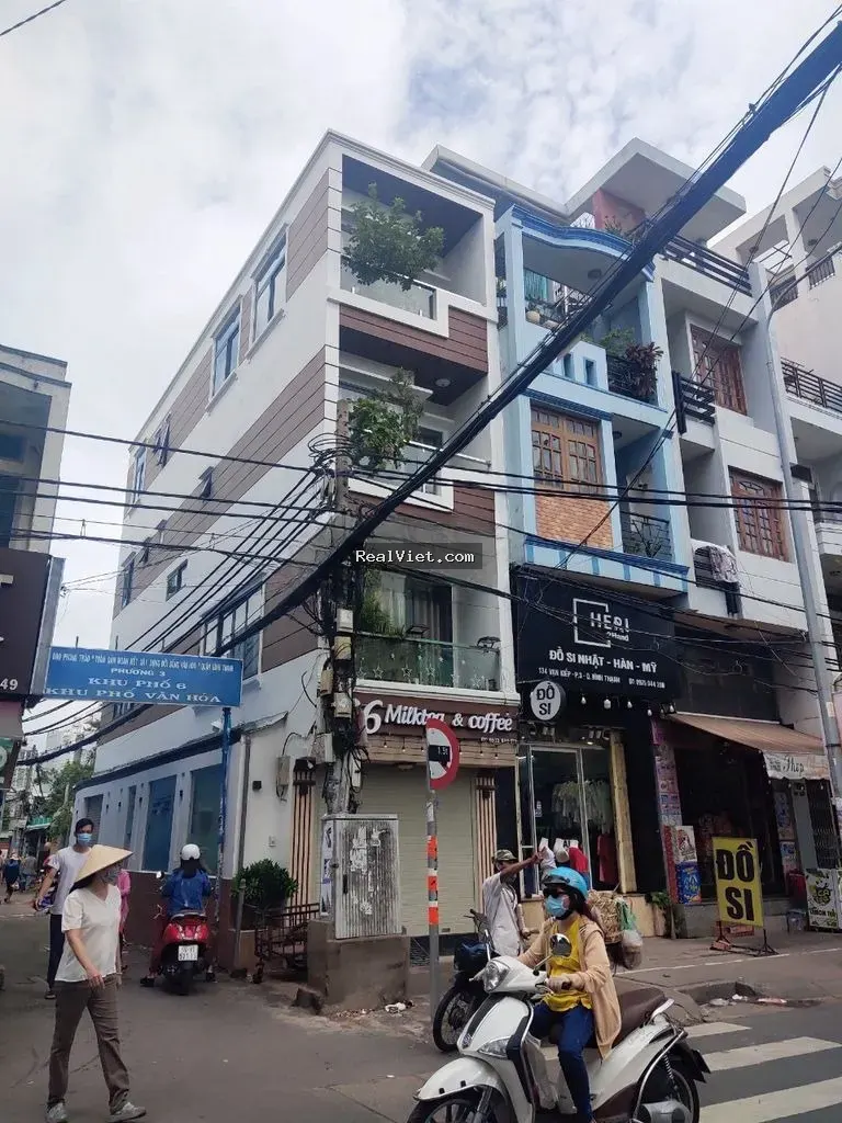 Bán Nhà Phố Nội Thất Nội Thất Đầy Đủ, TP. Hồ Chí Minh, 120M²