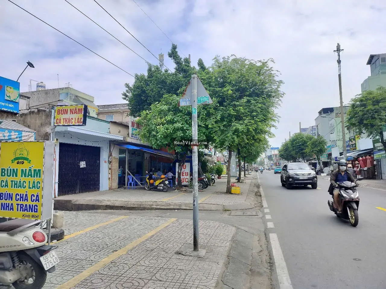 Bán Nhà Phố Hai Mặt Tiền, Ngang 10M, Đường Trước 12M, Sổ Hồng Riêng
